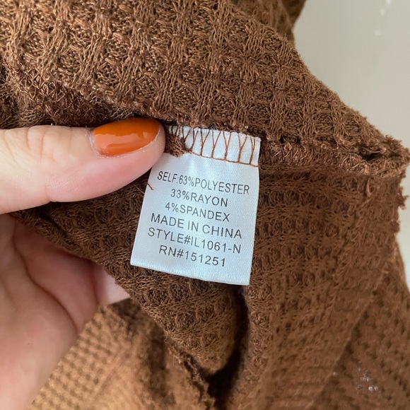 Open Back Waffle Knit Top size Medium - Picture 12 of 12